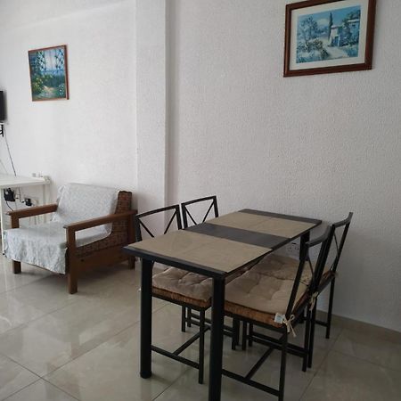 1 Bedroom Apartment Larnaca Kamer foto