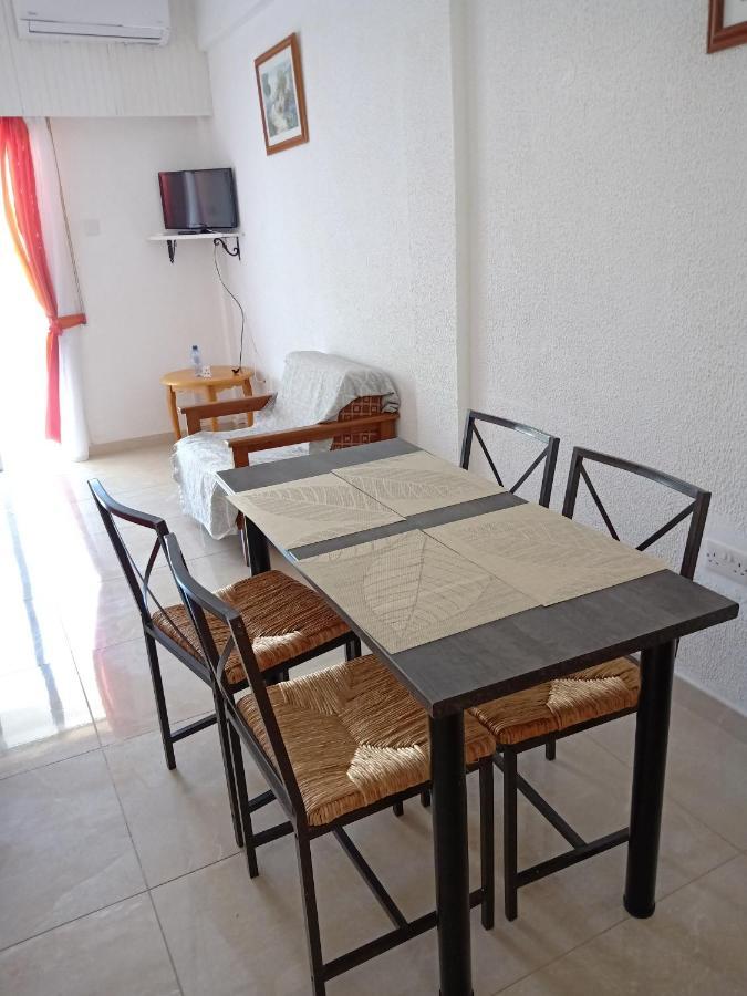 1 Bedroom Apartment Larnaca Buitenkant foto